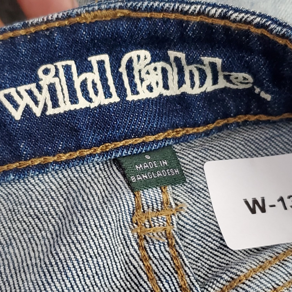 Wild Fable Women Shorts 6 / 28 WAIST Light Blue Denim Biker Distressed NWT - Picture 3 of 14